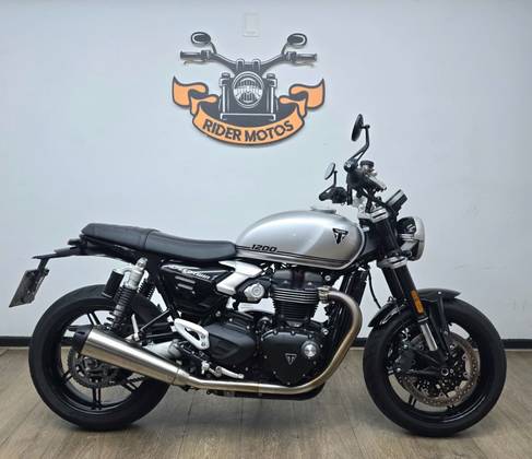 TRIUMPH SPEED TWIN 